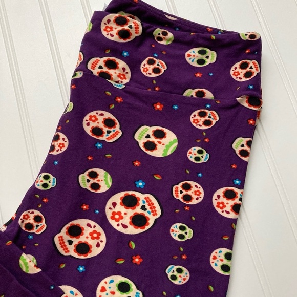 NWT LulaRoe TC Leggings purple sugar skulls Halloween Day of the Dead Whimsygoth - Picture 2 of 5